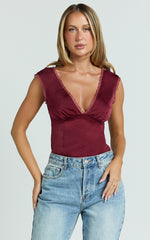 Gloria Top - V Neck Lace Detail Cap Sleeve Top in Wine